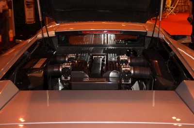 Lamborghini Engine : click to zoom picture.